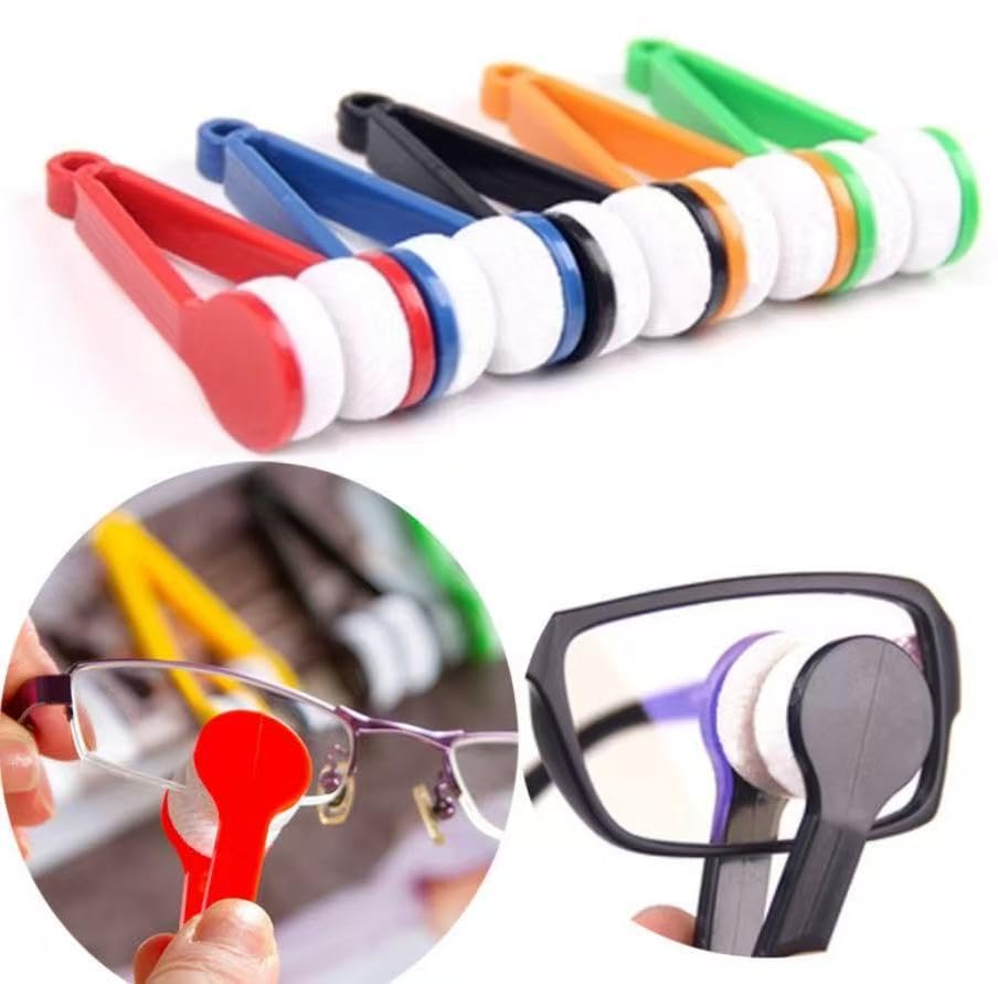 Compact pocket-sized eyeglass cleaner