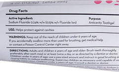 Bubblegum-flavored toothpaste with foaming action