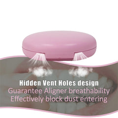 Removable silicone pad for easy cleaning of the retainer case