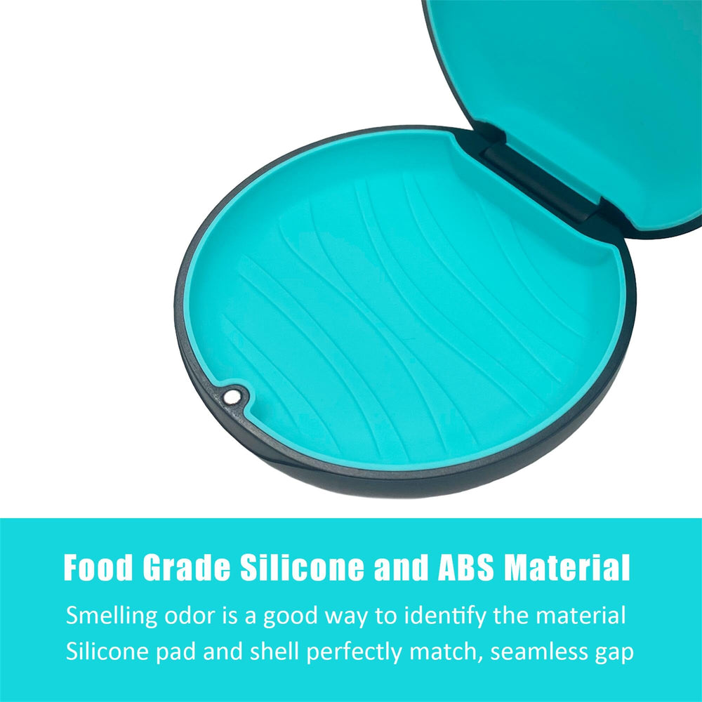 Close-up of strong magnetic closure on the retainer case