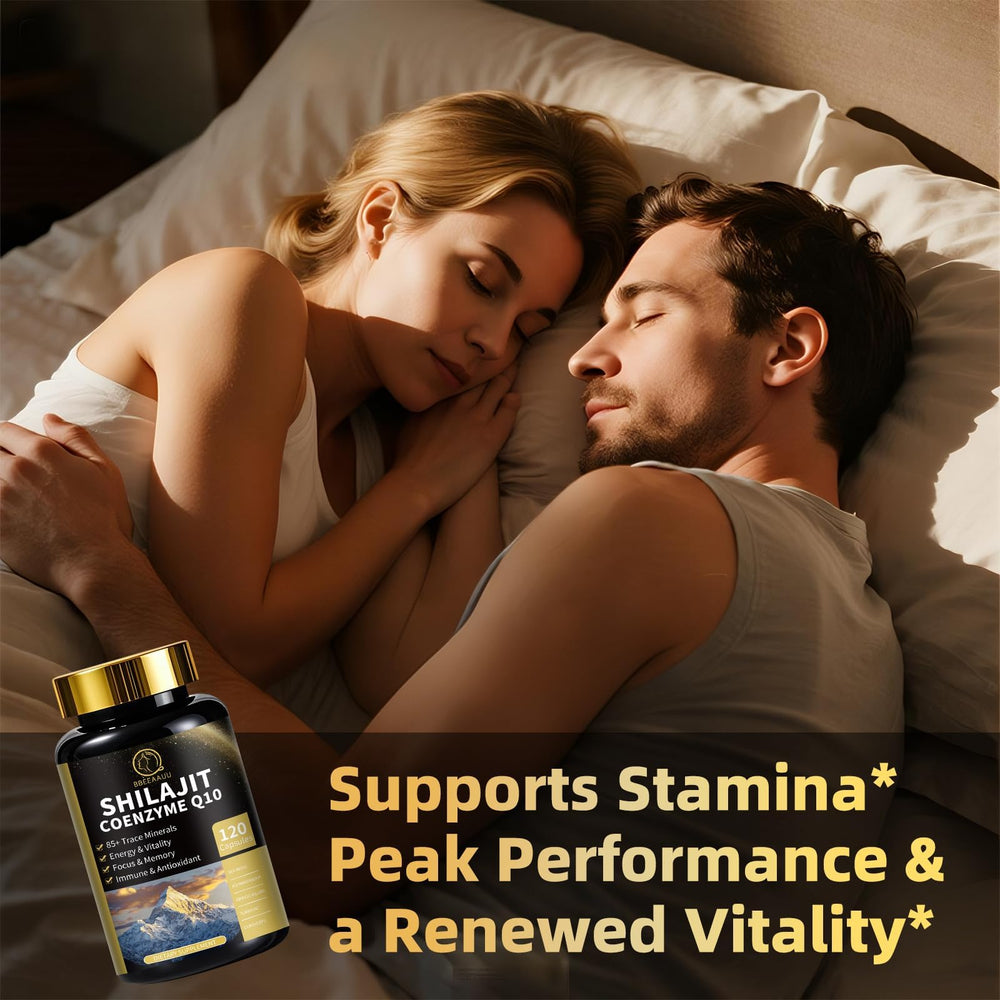 Capsules arranged with sea moss and herbs on white background