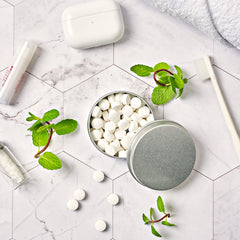 SLS-free toothpaste tablets from SIMPLUT