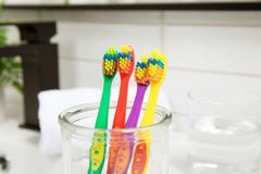 Soft, rounded bristles with contour trimming