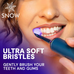 Person using SNOW Gen2 Polar Blue toothbrush