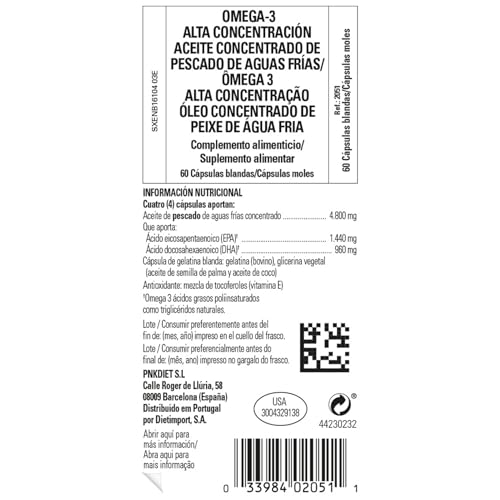 Solgar Omega 3 700mg softgels close-up for daily use