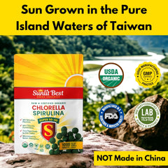 Chlorella spirulina blend with natural ingredients concept