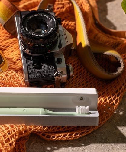 TSA-friendly design with no built-in battery