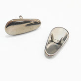 Close-up of titanium nose pads for RB3025 and RB3026 sunglasses