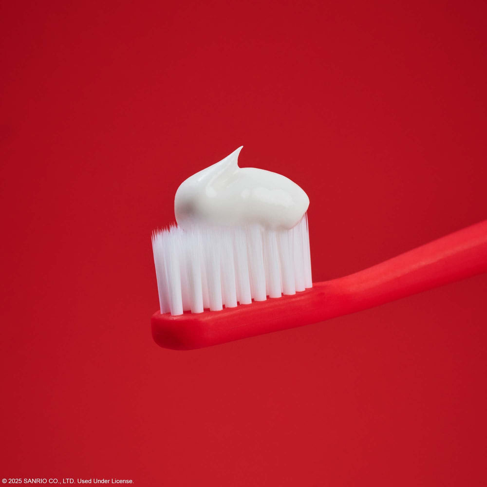 Toothpaste ingredients: mica, silica and coconut oil