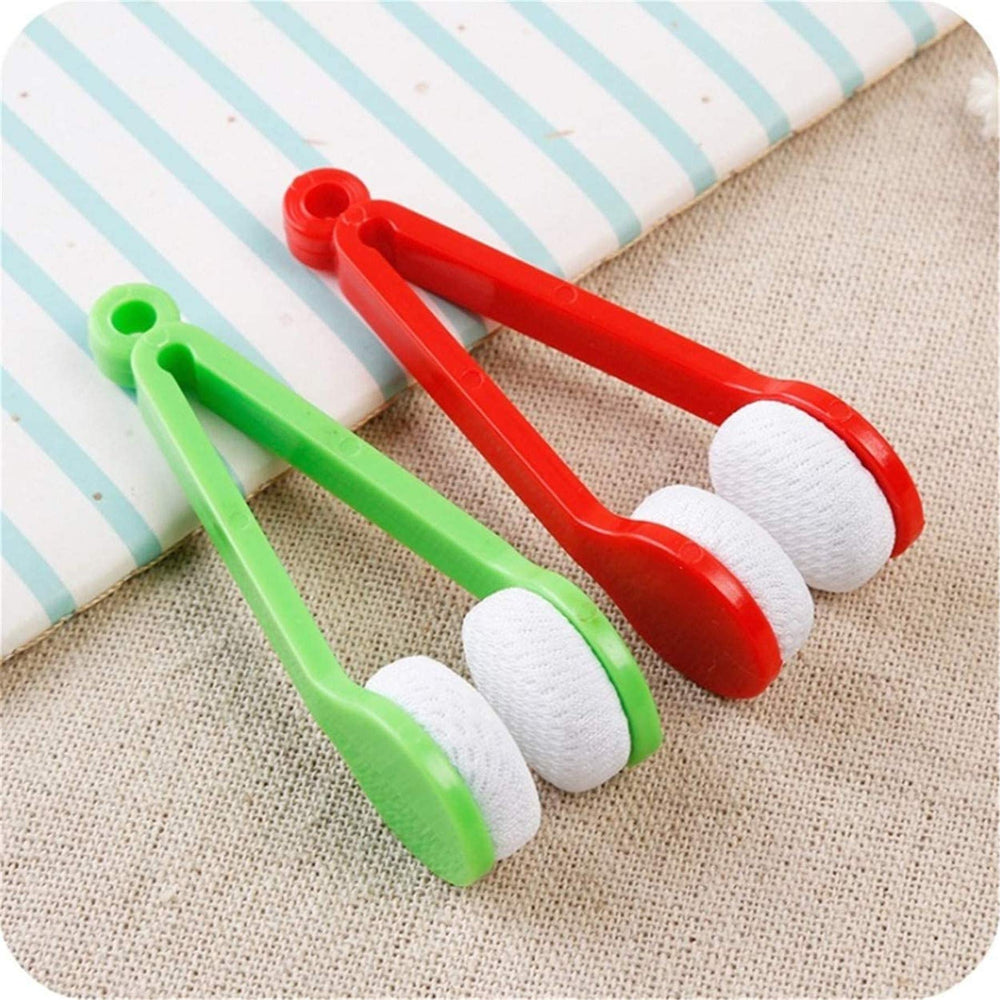 Cleaner clips in use on eyeglasses