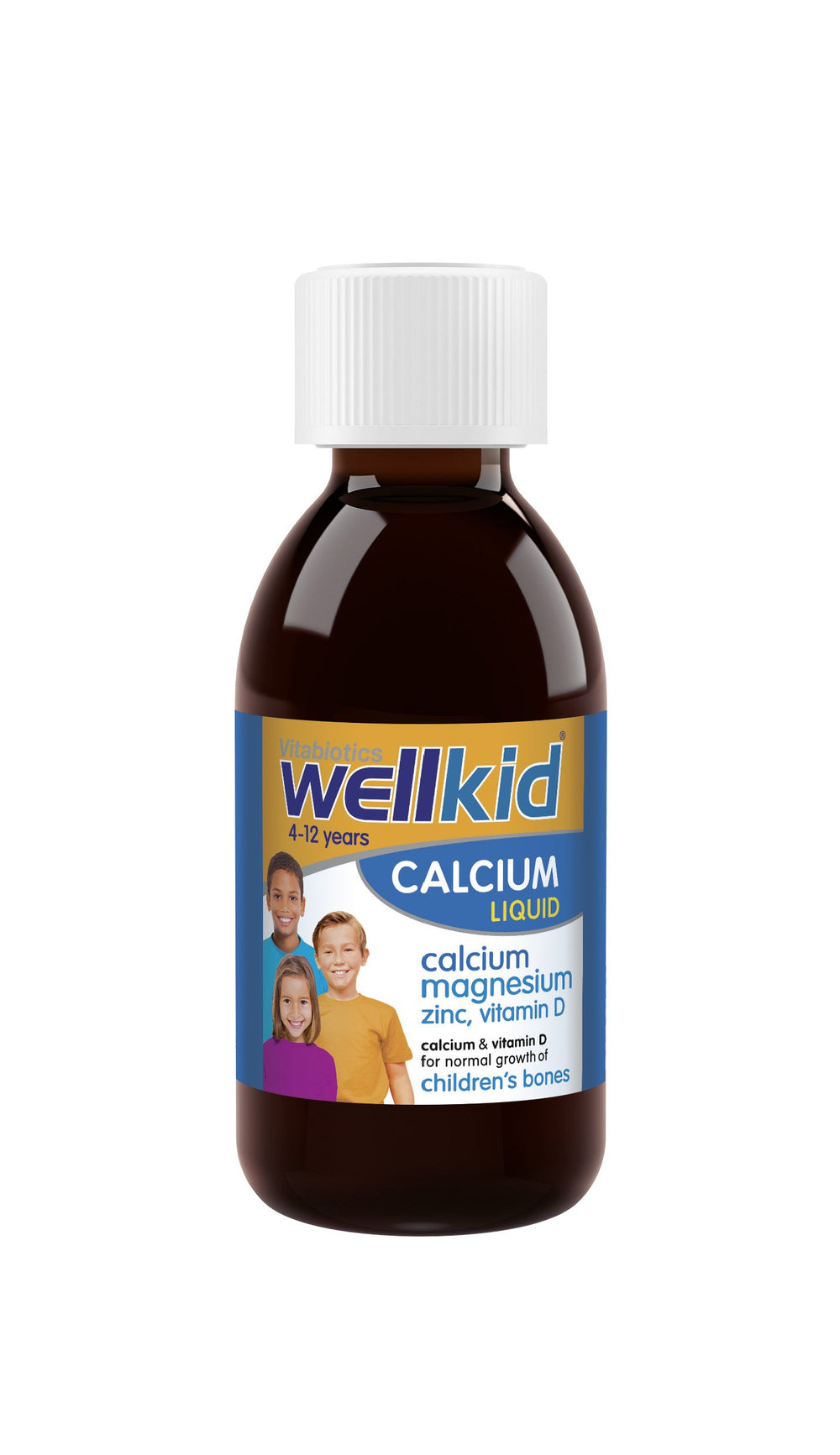 Pouring Wellkid Calcium Liquid into spoon