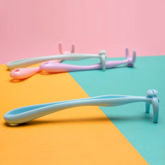 No-waste floss holder in bright colors