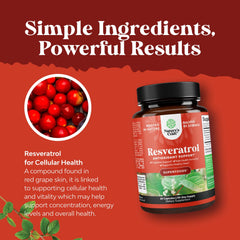 Serving suggestion with grapes and water beside the bottle