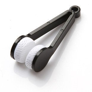Portable eyeglass cleaner tool with compact design