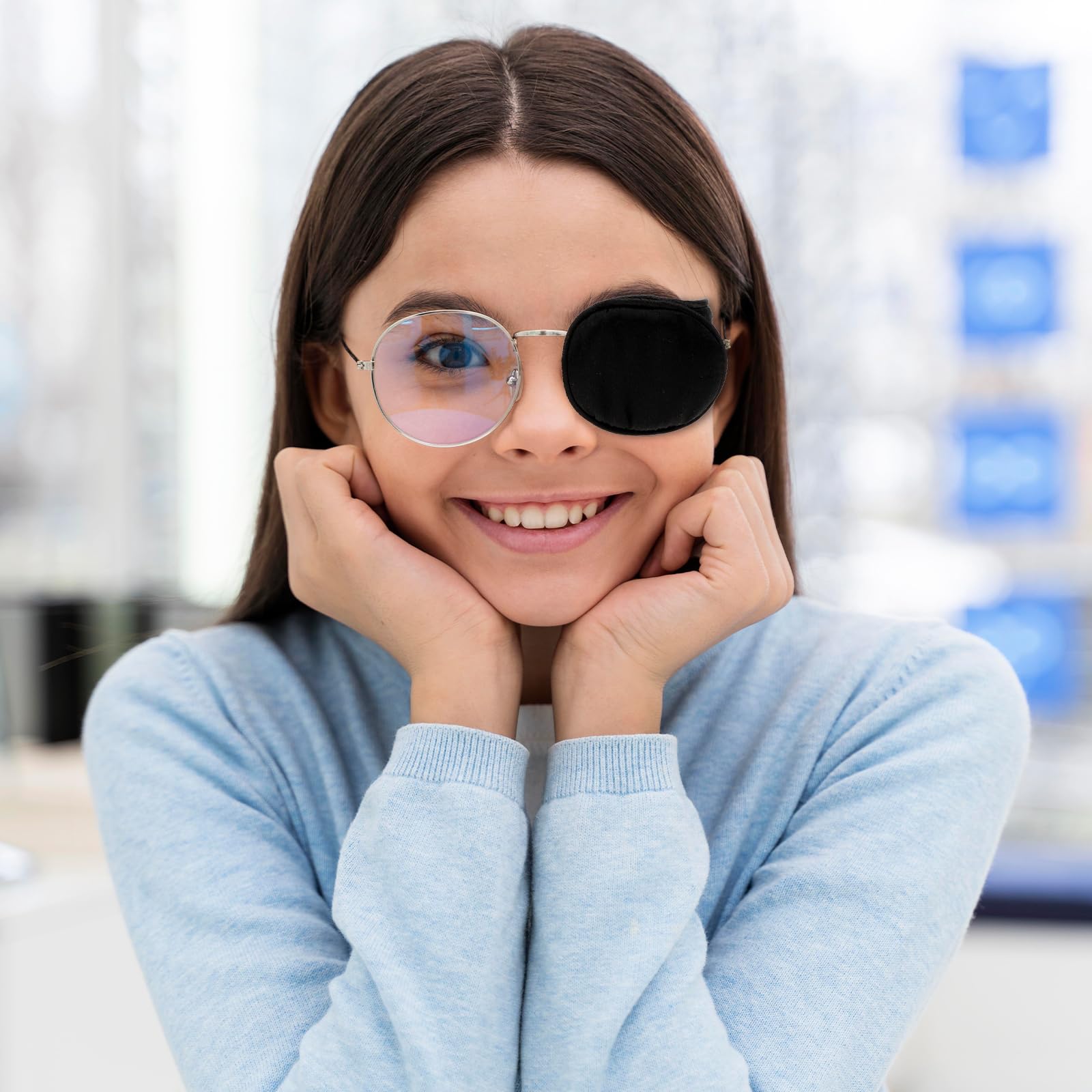 Dimensions of the eye patch: 10 x 5.5 x 0.6 cm