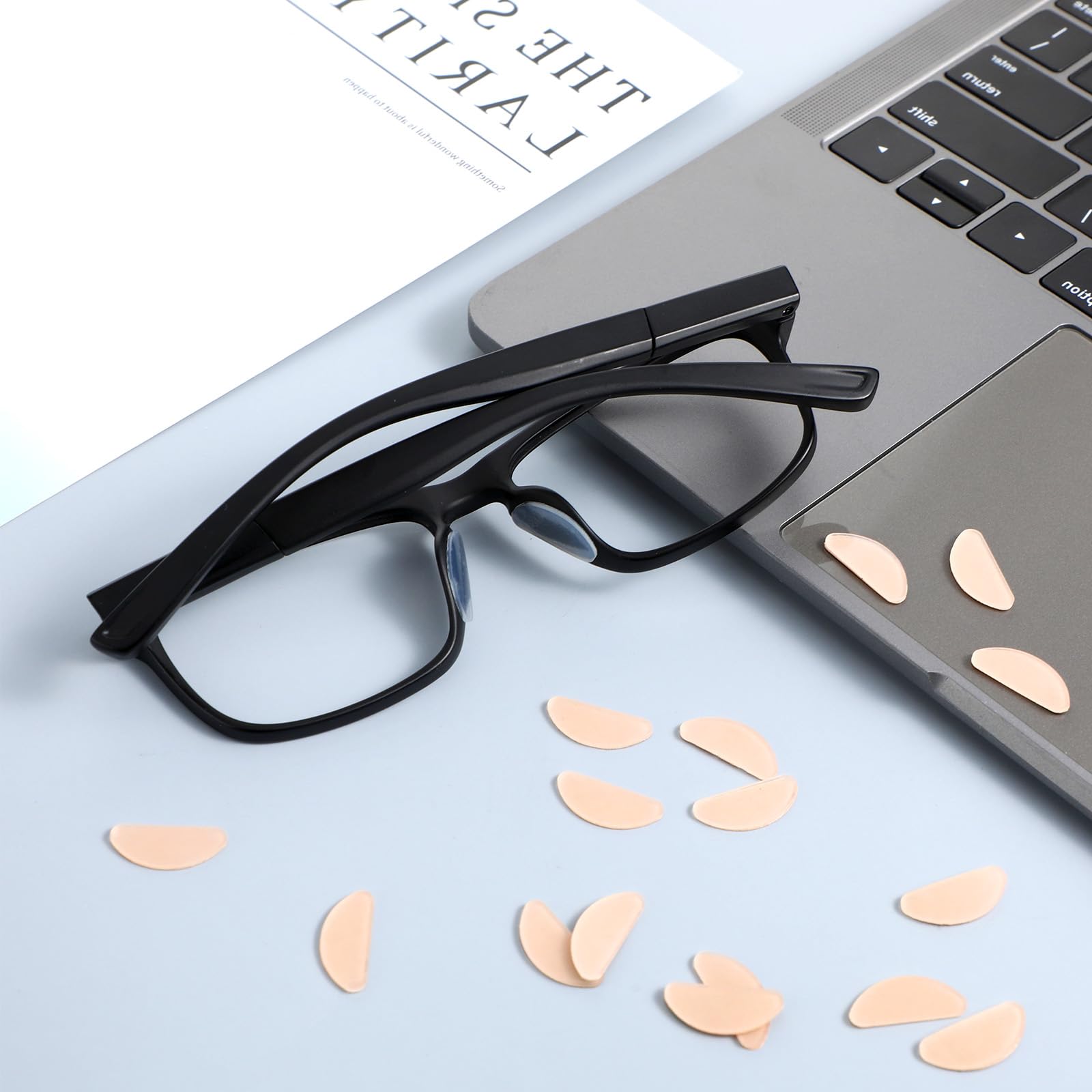 Nose pad grip in wet or sweaty conditions