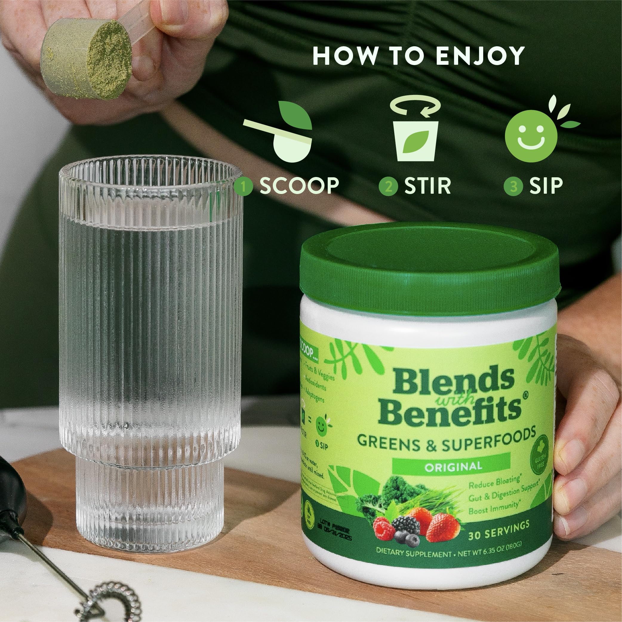 Illustration showing how to mix one scoop into water or juice