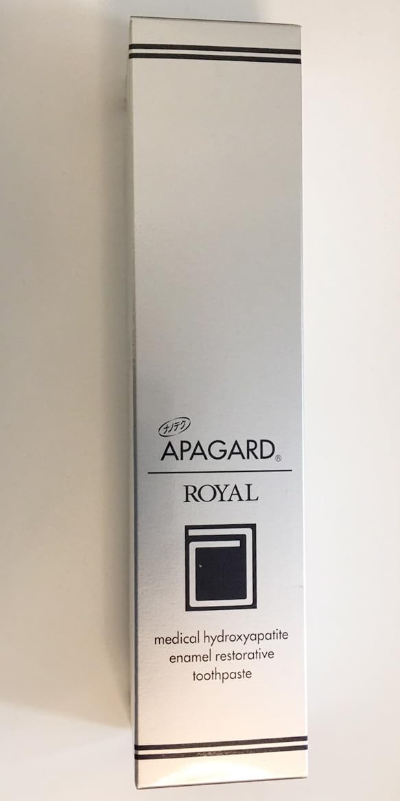 In-use shot of Apagard Tooth Polish Royal 135g toothpaste