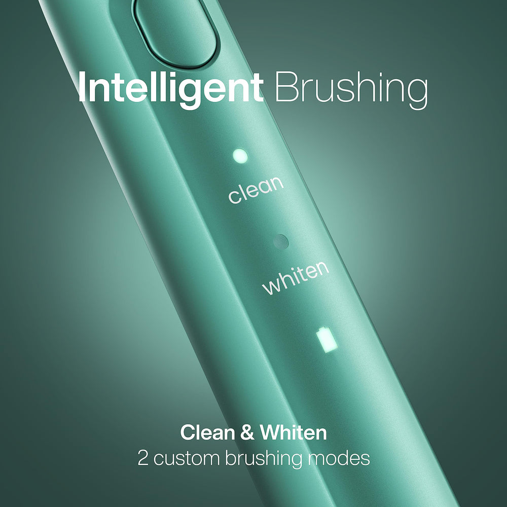 Detail shot of Aquasonic Icon mint brush head