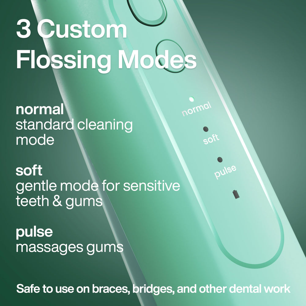 Close-up of AquaSonic Icon Jet Tip for between-teeth cleaning