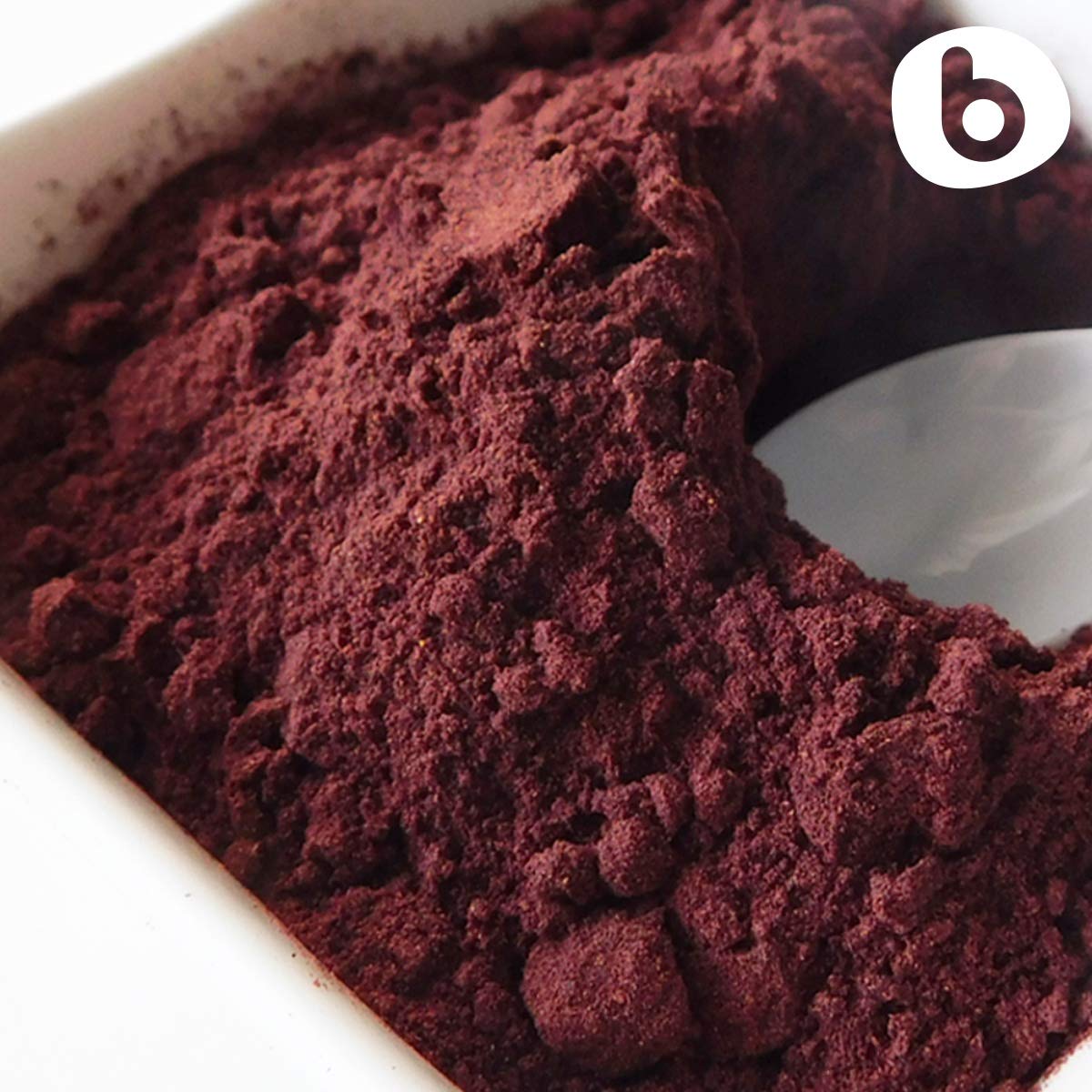 Close-up packaging and powder for Organic Aronia Berry Powder