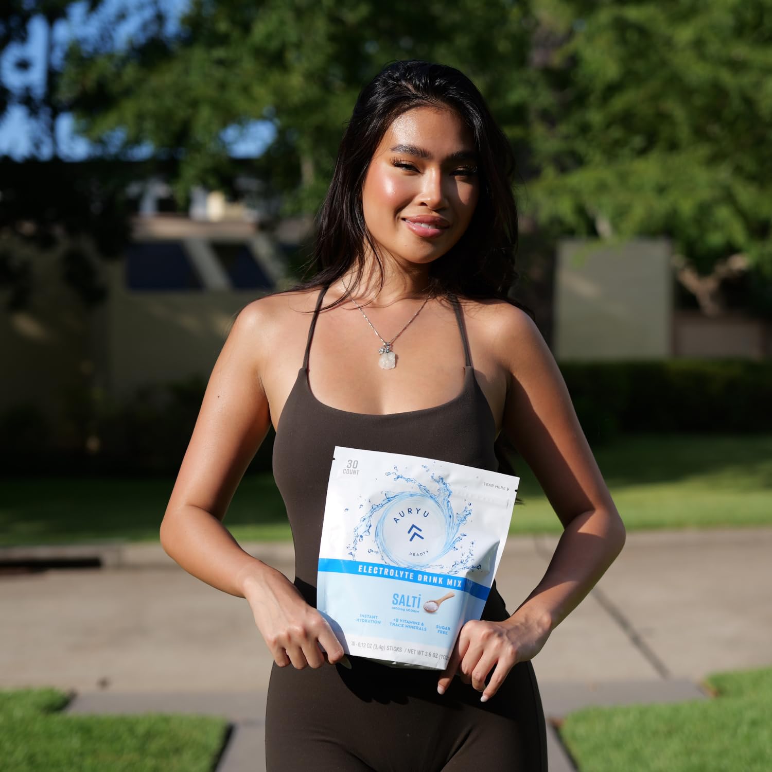 Auryu Electrolyte Mix packaging box front highlights no sugar formula and balanced minerals.