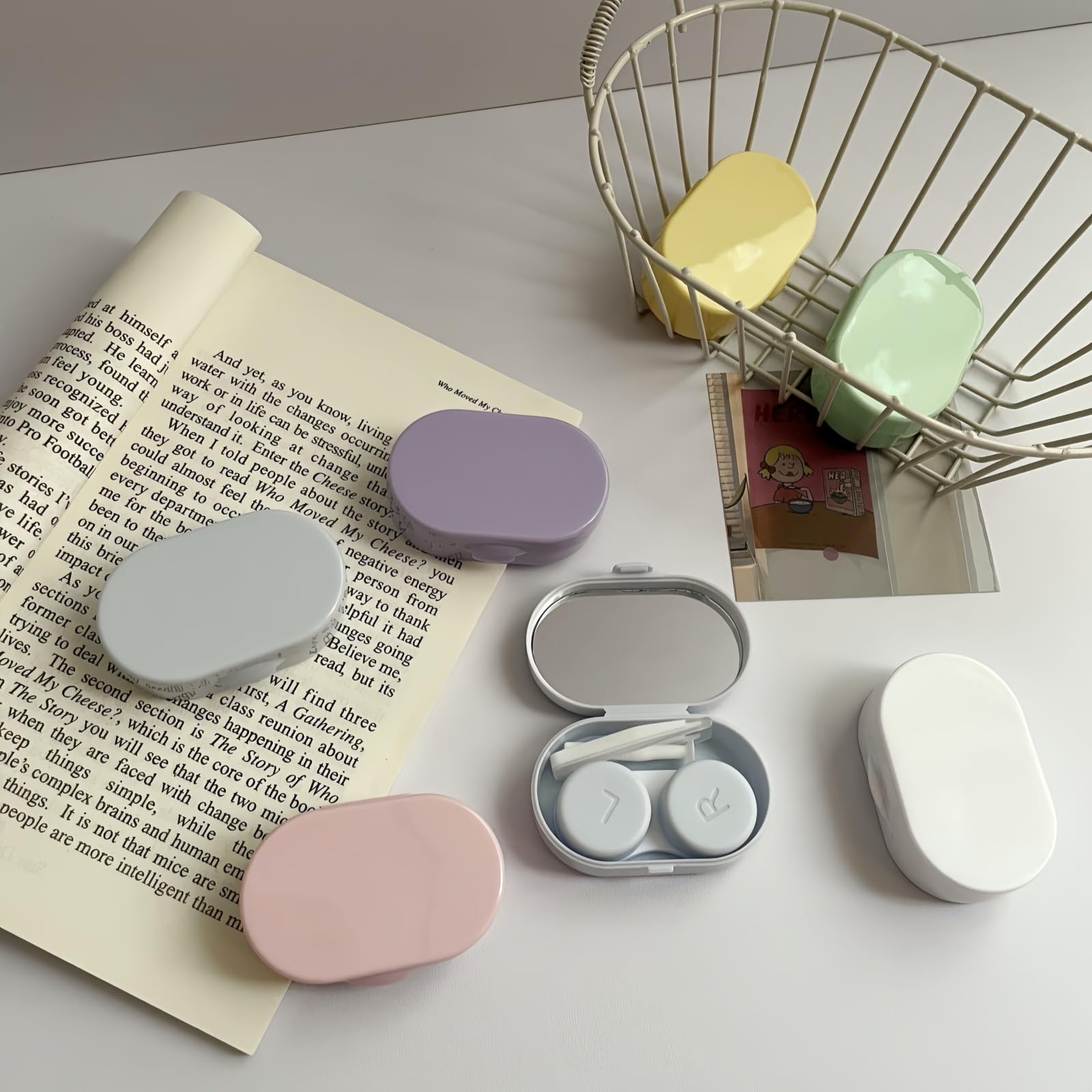 Mirror included in contact lens kit