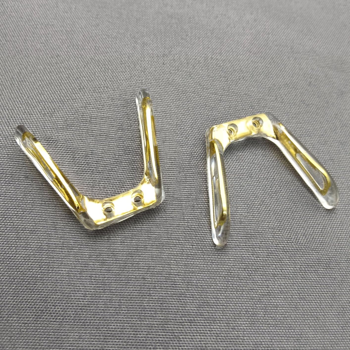 Anti-slip U-shape nose pad design