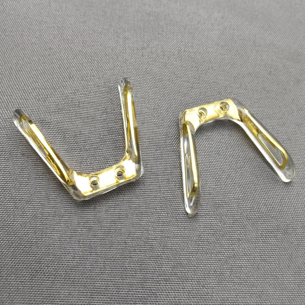 Anti-slip U-shape nose pad design