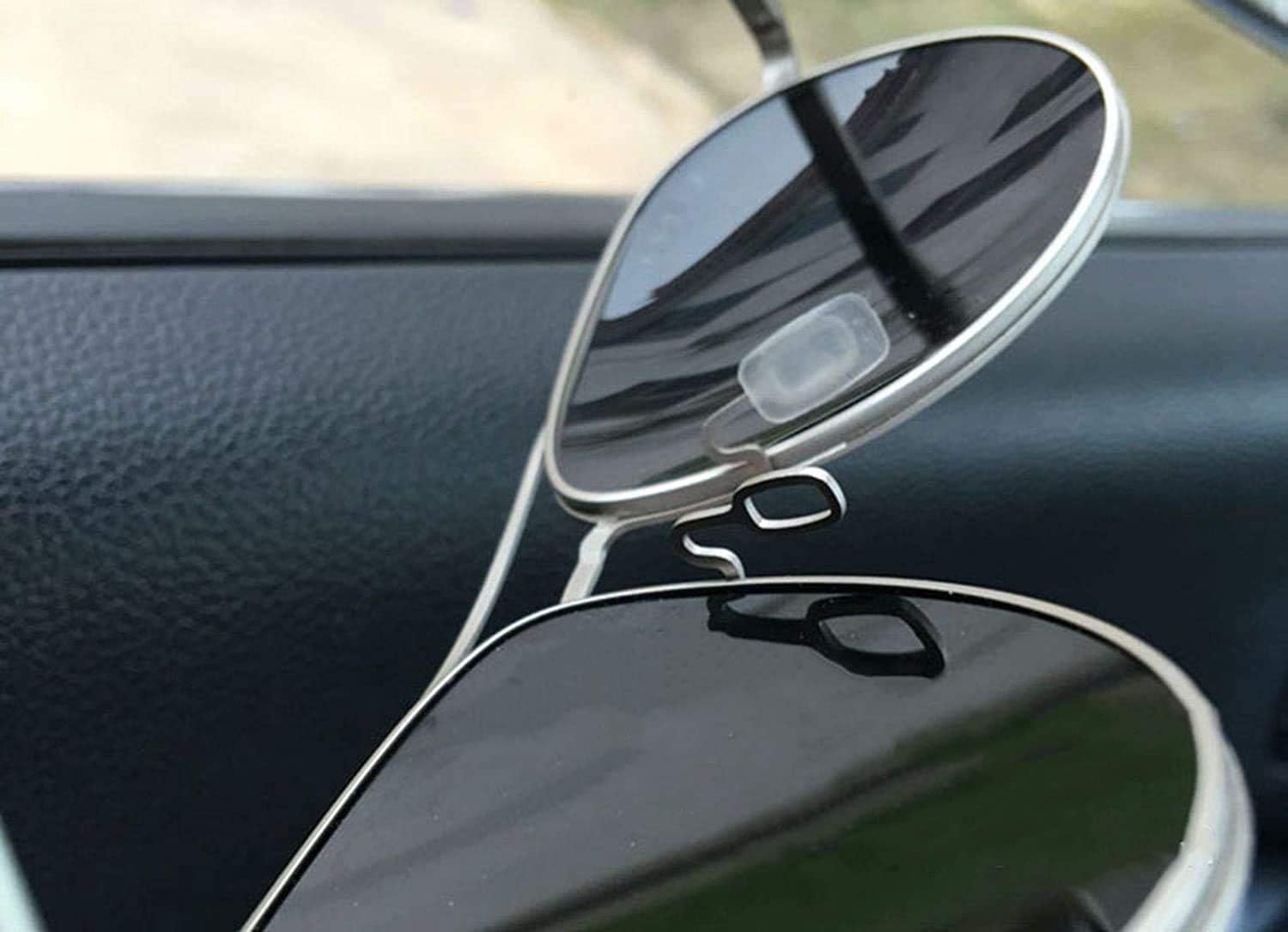 Anti-slip nose pads prevent glasses from sliding