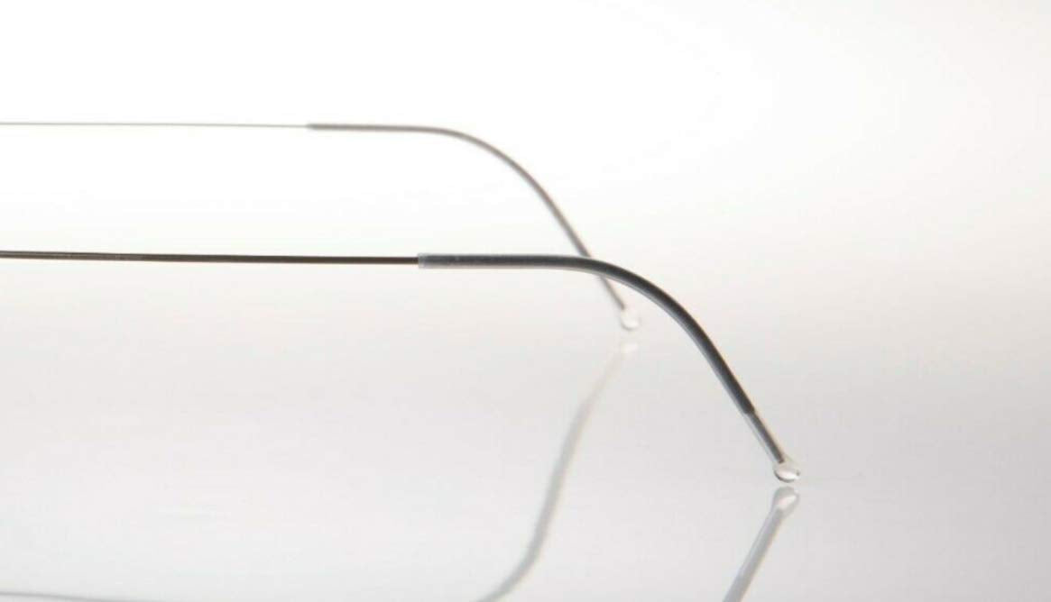 Package includes 1 pair of temple tips