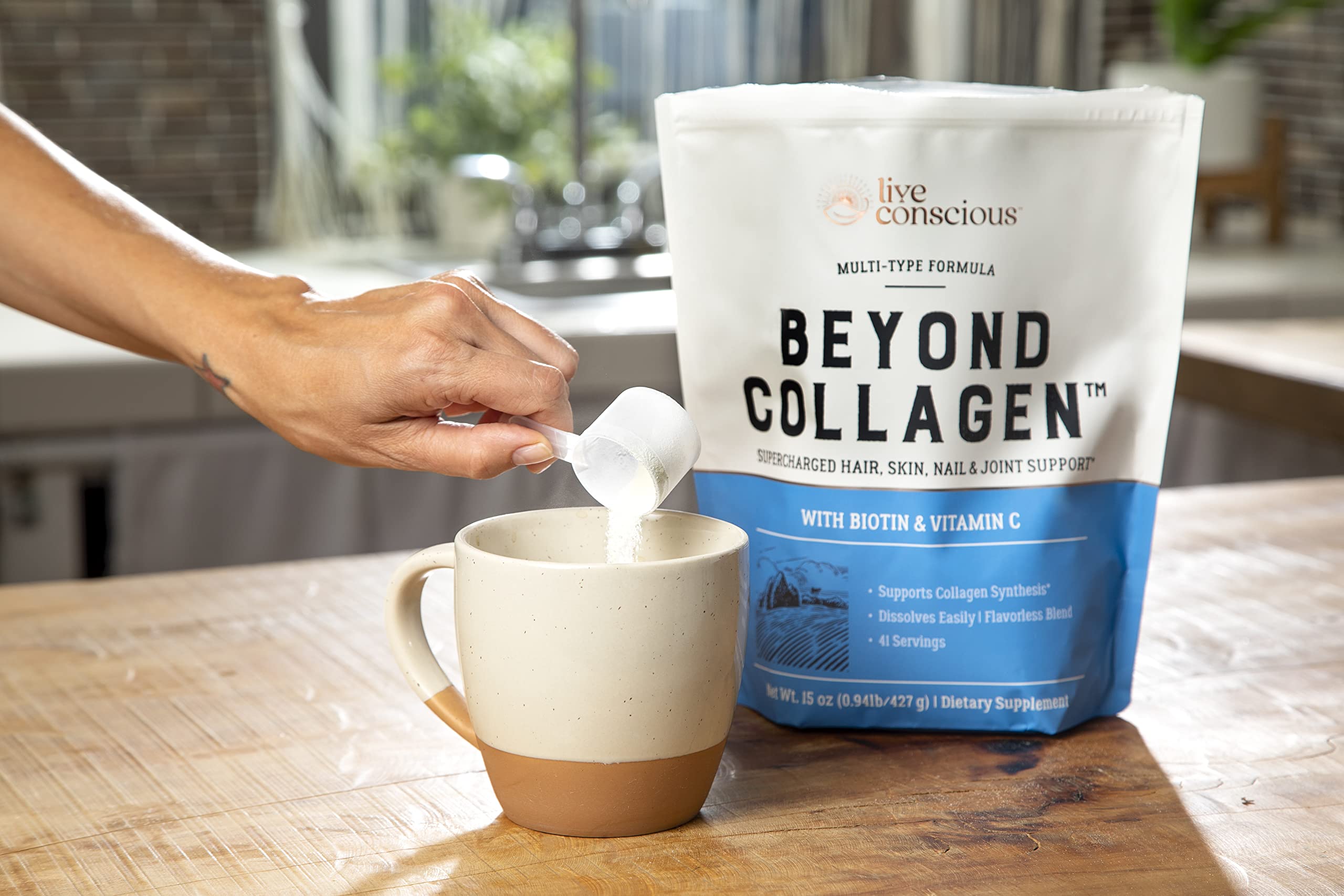 Collagen powder dissolving easily in liquid