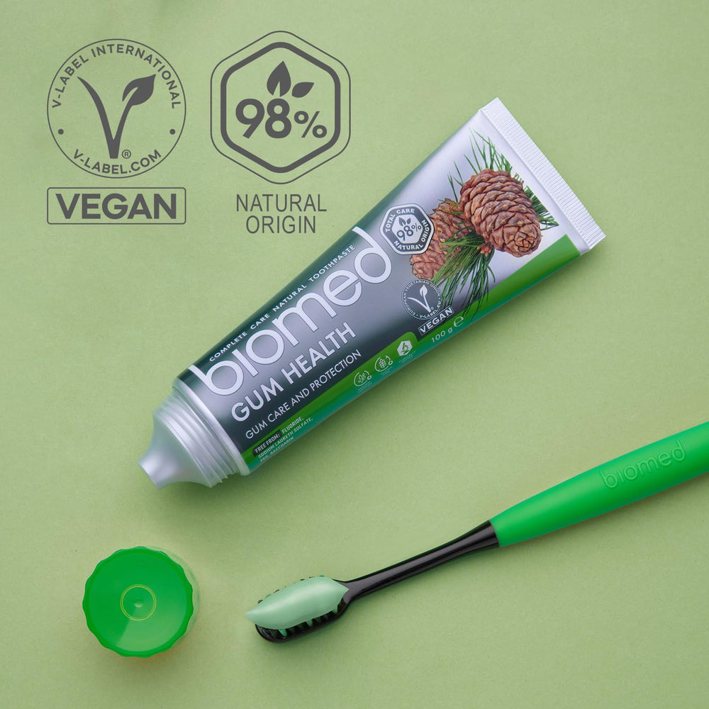 Soothe gums with plantain and birch leaf extracts