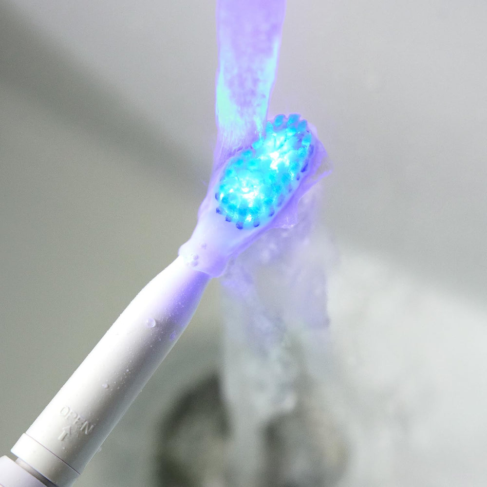 Brushing with Blue Light replacement head illustration