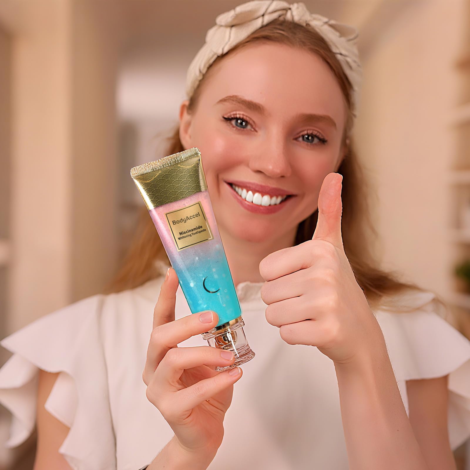 Hydrated silica and whitening particles close-up