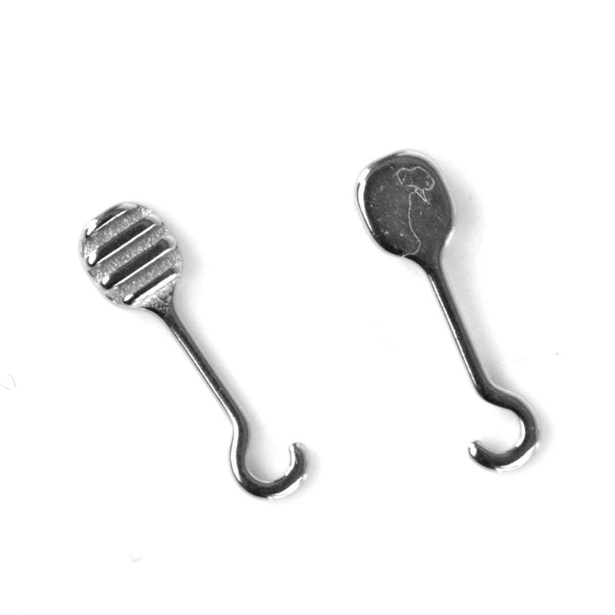 Bondable lingual buttons hook right 5.4mm – front view