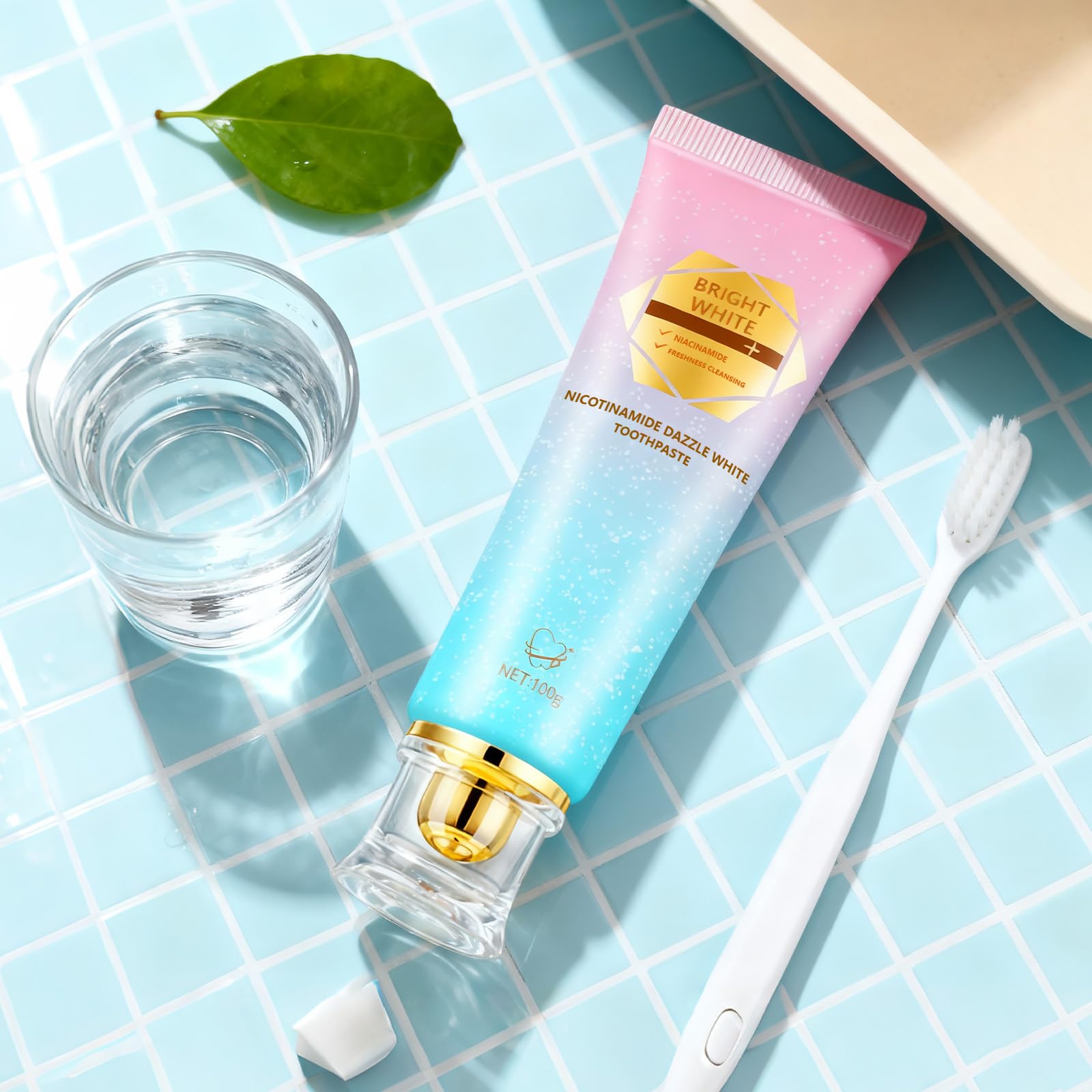 Brushing teeth with niacinamide whitening toothpaste