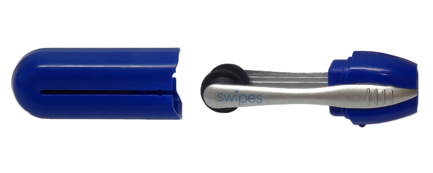 Sunglasses and reading glasses cleaner in compact form