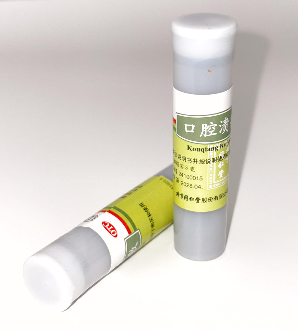 Easy-to-use mouth ulcer powder kit