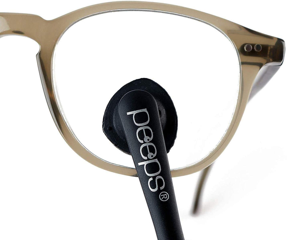 Close-up of carbon microfiber technology in Peeps eyeglass cleaner