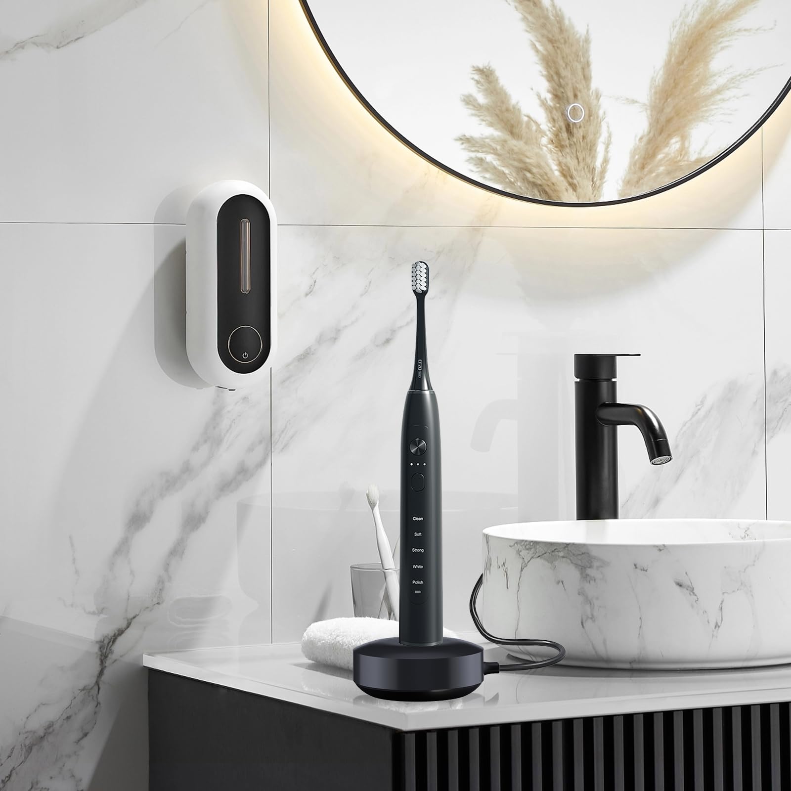 Durable black finish of Oral-B iO charging base