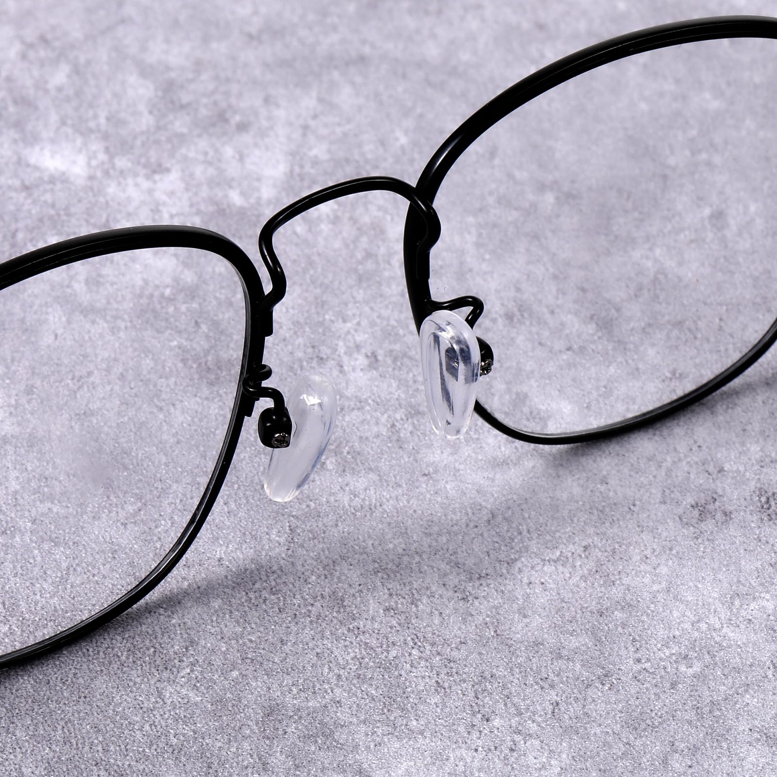 Cleaning cloth included with nose pad set