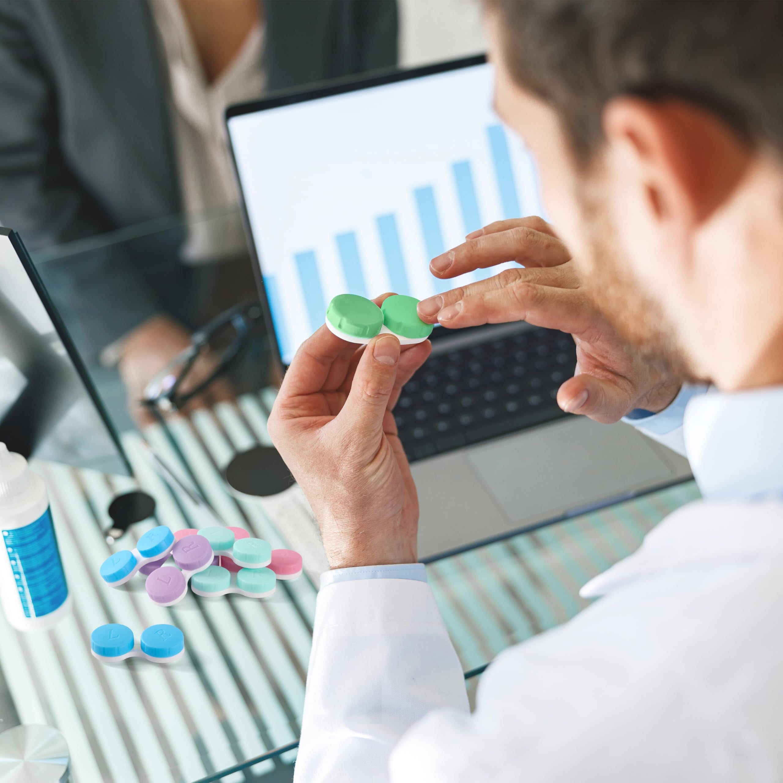 Bright color assortment to easily distinguish lenses