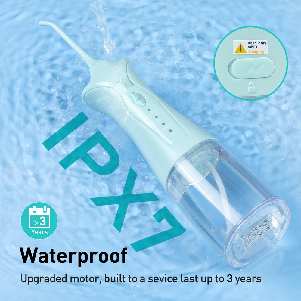 Compact travel-friendly case with Coslus flosser