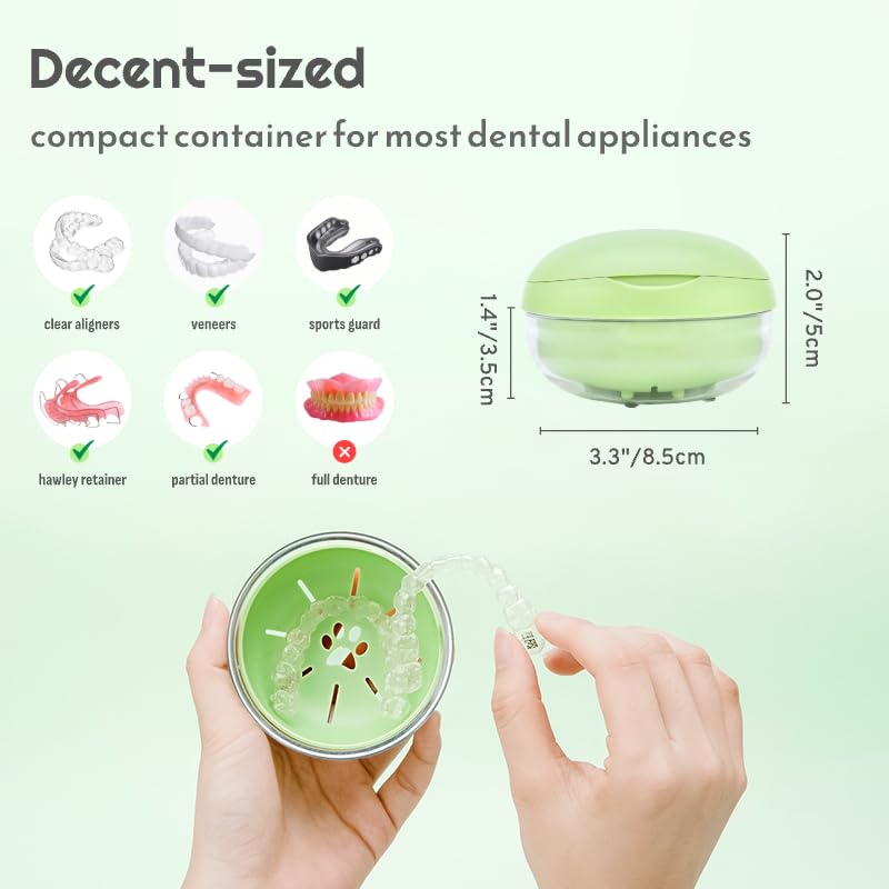 Green soaking container suitable for dentures and night guards