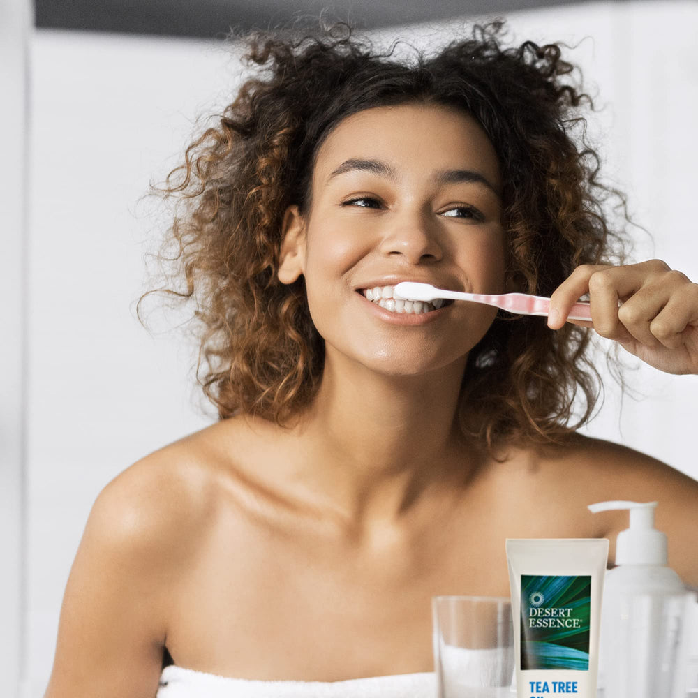 Tea tree oil and wintergreen ingredients for toothpaste