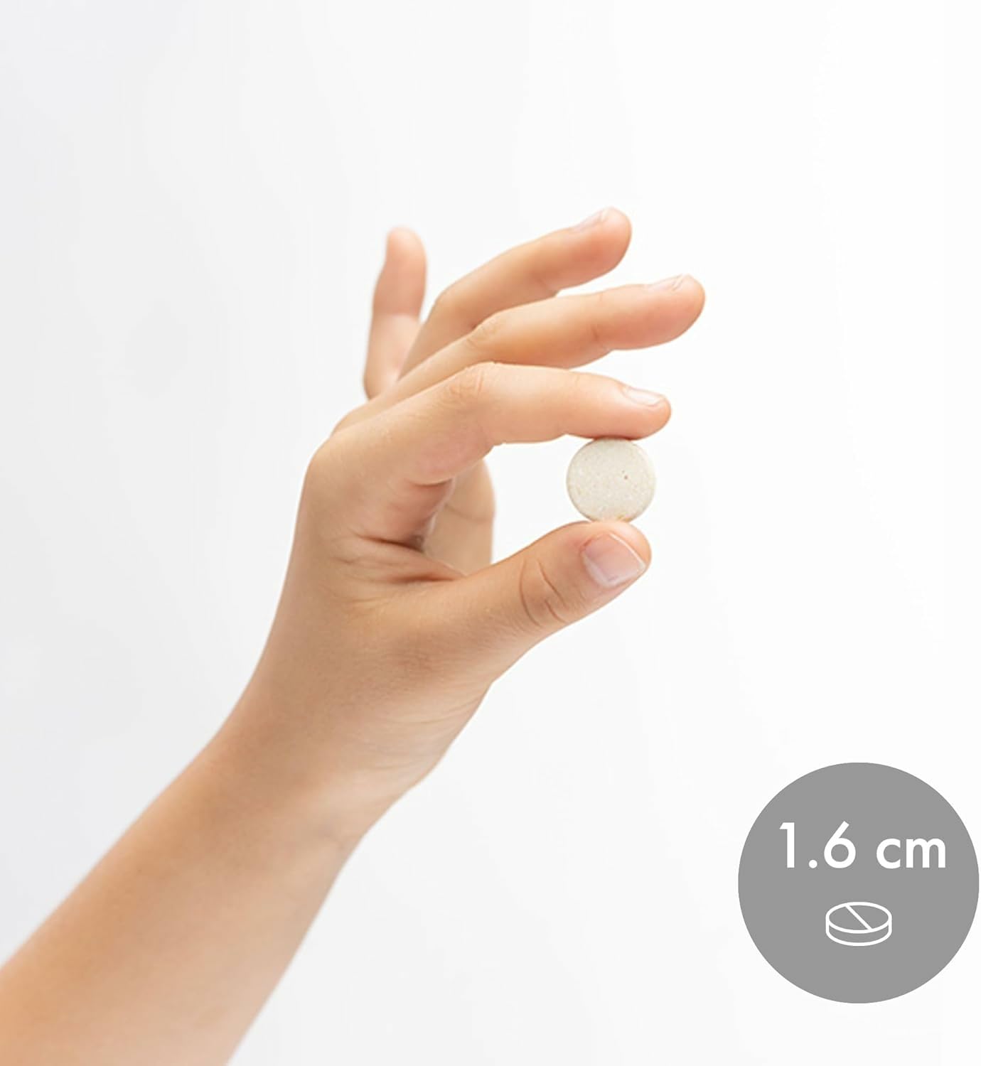 Lifestyle image showing supplementation for heart, bone and immune health