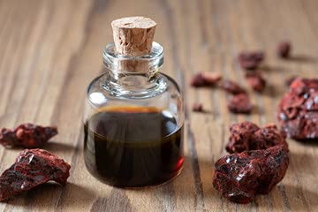 Dragon's Blood concentrate bottle close-up