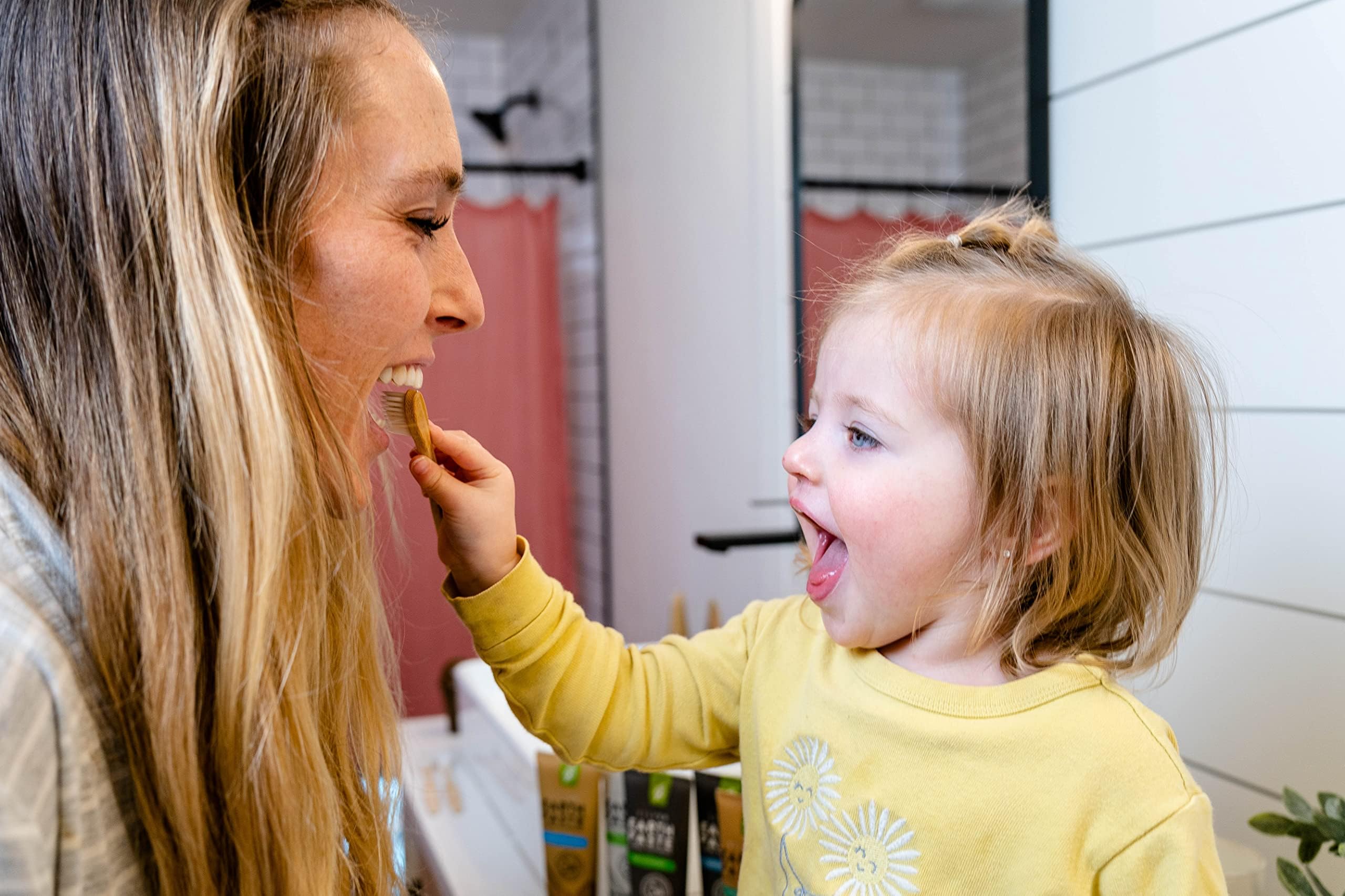 Earthpaste branding and label on packaging