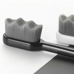 Ergonomic grip handle on EasyHonor toothbrush
